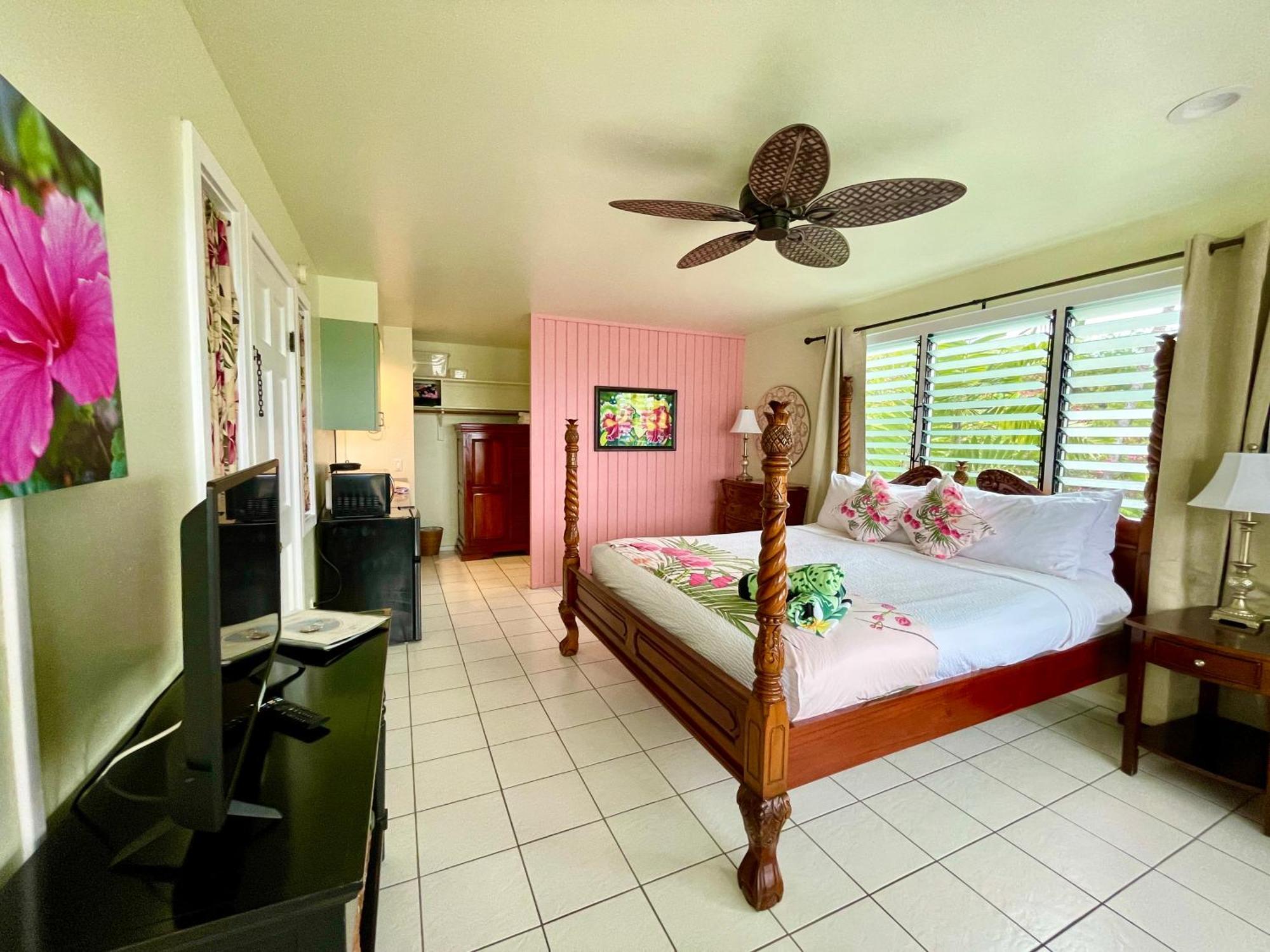 Big Island Retreat Hotel Keauhou Exterior photo